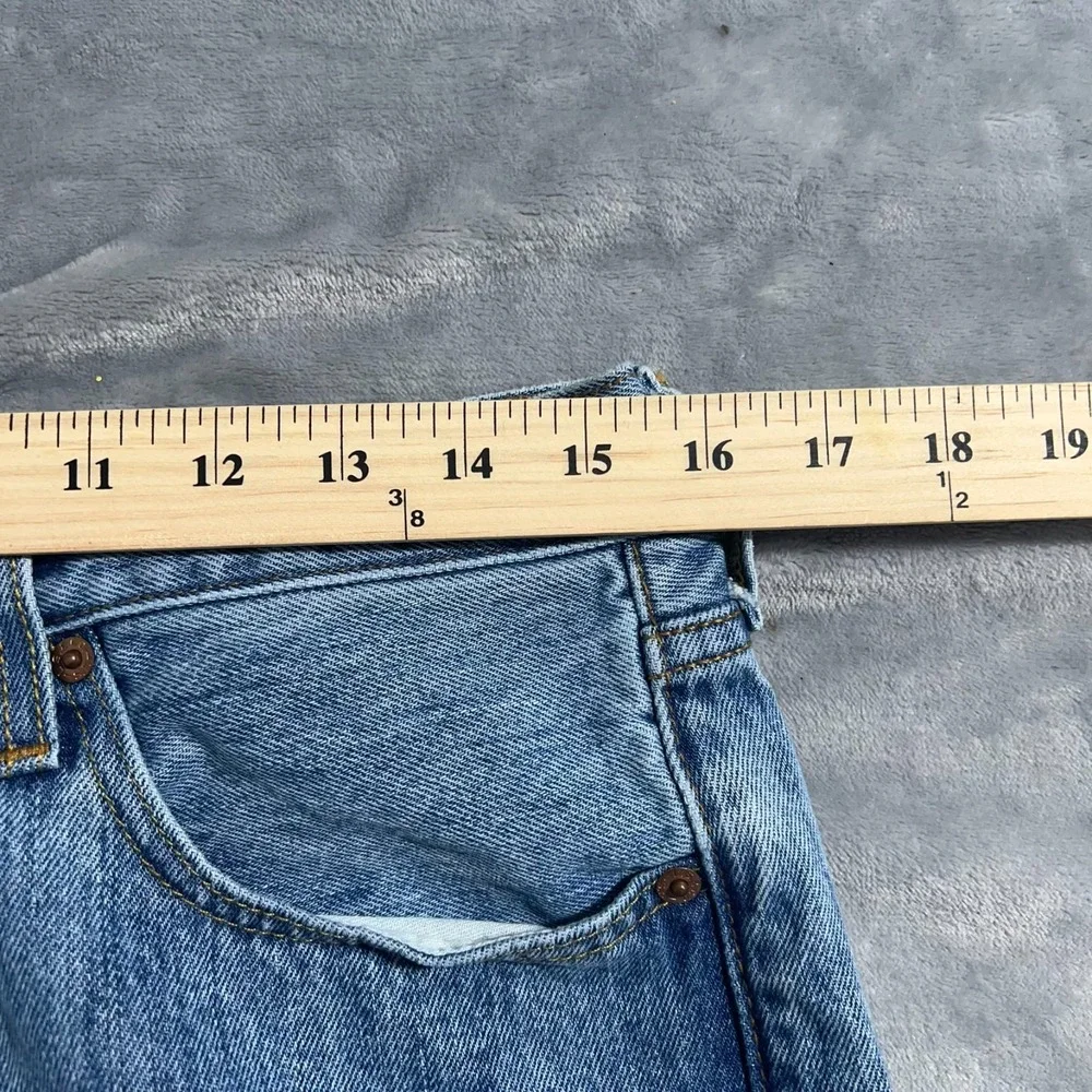 Levis 501 Jeans Mens 32x34 Light Blue Wash Straight Button Fly Original Denim